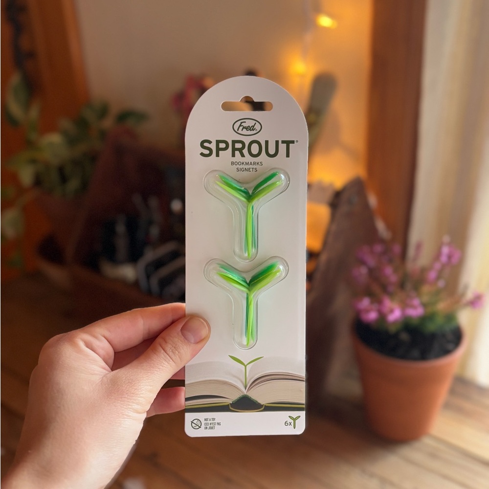 NWT Sprout Bookmark Set